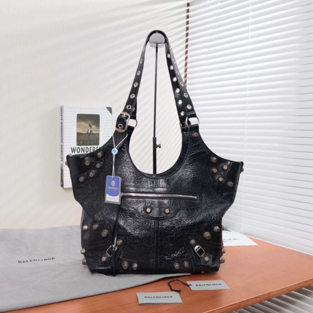Balenciaga Women Pre-Loved Bag Very Good Condition